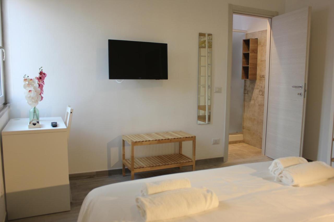 Roman Sunrise Rooms ภายนอก รูปภาพ